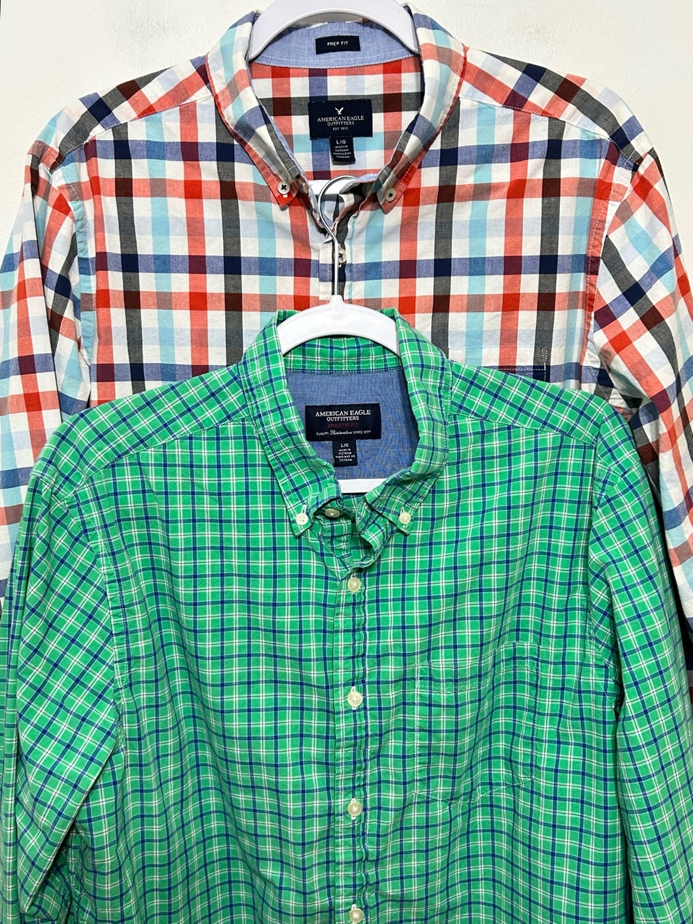 American Eagle Outfitters Lot of 2 Plaid Button Down Shirts Mens Size Large